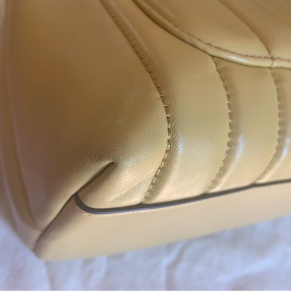 Beautiful Tory Burch Kira Top Handle - Picture 14 of 14